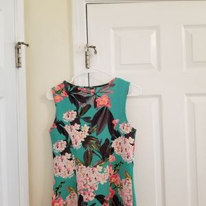 Women's floral sleeveless top